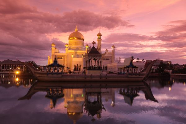 Brunei Pumps More Oil – The Diplomat