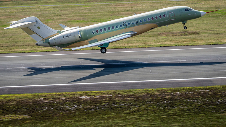 The Pearl 10X successfully powers the first flight of Dassault’s brand-new Falcon 10X business jet